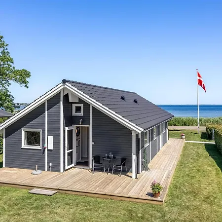 Amma - 15m From The Sea By Interhome